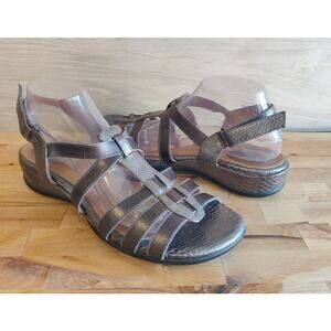 Clarks Women’s Artisan Strappy Gray Metallic Leather Casual Sandals Size‎ 10M